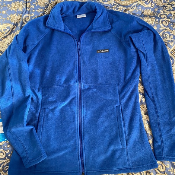 Columbia Tops - Columbia fleece jacket / sweater